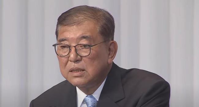 石破茂遭党内“逼宫”：不下台就罢免